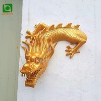 Tenture murale en fibre de verre Statue de dragon doré Sculpture d'animal en résine