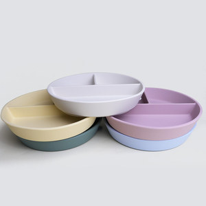 Ensemble de vaisselle en silicone avec ventouse et logo personnalisé, style minimaliste, couleur personnalisable, <span class=keywords><strong>assiette</strong></span> d'alimentation anti-fuite, vaisselle pour bébé - Product Image 3