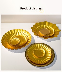 Assiettes <span class=keywords><strong>en</strong></span> <span class=keywords><strong>carton</strong></span> jetables personnalisées or et argent pour hôtels, restaurants et présentation alimentaire – Plateaux <span class=keywords><strong>en</strong></span> papier - Product Image 6