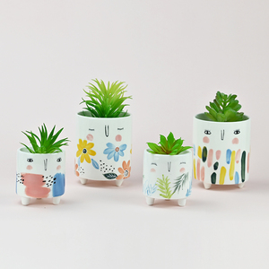 Maceta de Cerámica Pintada <span class=keywords><strong>a</strong></span> <span class=keywords><strong>Mano</strong></span> <span class=keywords><strong>con</strong></span> Rostro de Mujer Floral para Jardín - Product Image 1