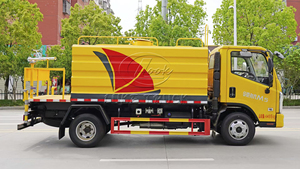 รถบรรทุกน้ำ FOTON 6M3 4X2 เกียร์ธรรมดา รถบรรทุกถังน้ำราคาประหยัดสำหรับใช้งานในเขตเทศบาล - Product Image 6