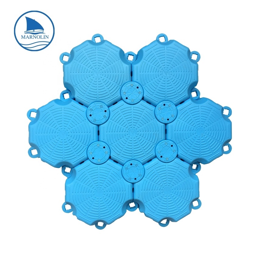 Facile à assembler HDPE hexagonal hexagonal ponton flottant plate-forme de ponton flottant parc aquatique cubes