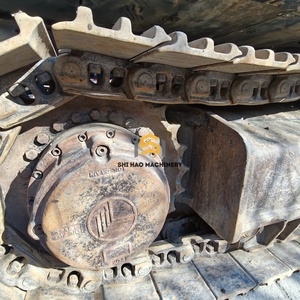 Excavatrice sur chenilles d'occasion Hyundai 520L-9VS pour travaux de terrassement et miniers, peinture d'origine importée, godet de 0,8 m, 52 tonnes, moteur et boîte de vitesses. - Product Image 4