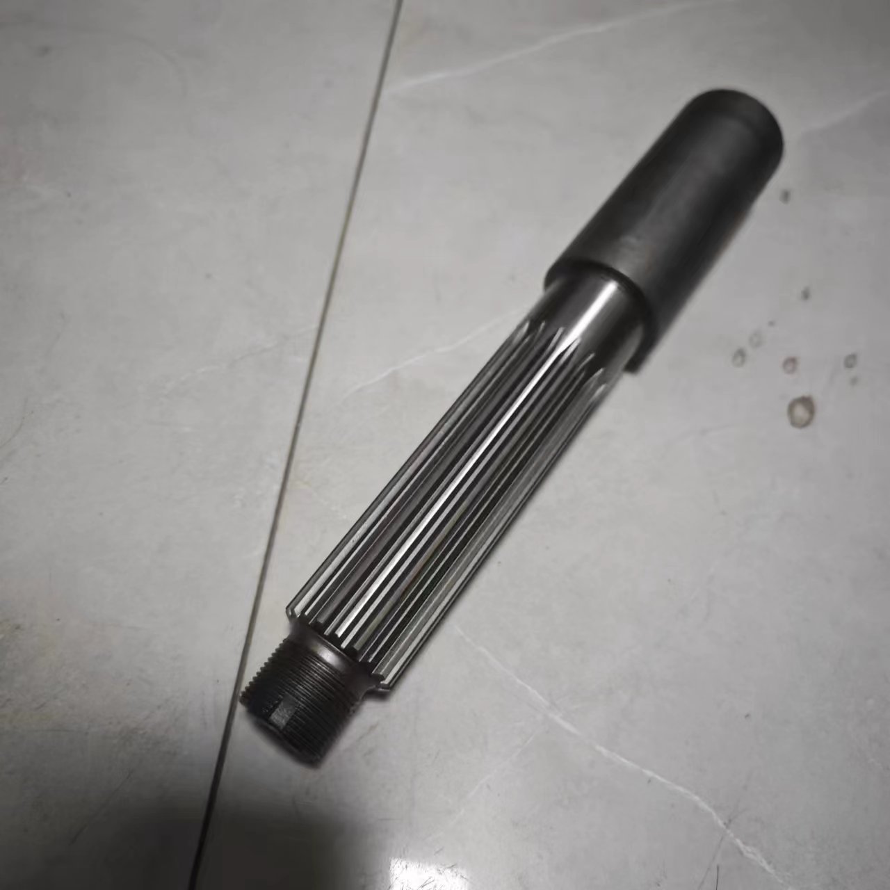 High-quality Distributor Input Shaft for LAND CRUISER