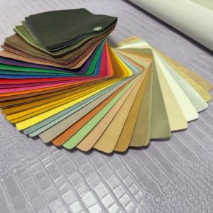Cuir PVC et similicuir pour voiture, feuilles de cuir de vachette imperméables, matériau texturé pour la fabrication de sacs, sièges de voiture et ameublement. - Product Image 4
