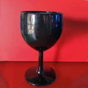 <span class=keywords><strong>Verre</strong></span> à vin en acrylique noir sans BPA de 20 cl, à long pied, design minimaliste pour les fêtes - Product Image 2