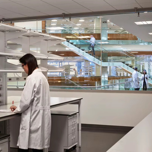 Formica HPL Korrosionsbeständige Phenolharz-Platte Laboreinrichtung Krankenhaus-Arbeitsplatte Langlebiges HPL Kompaktlaminat - Product Image 1