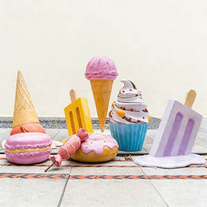 Figurines de dessert surdimensionnées en résine peintes à la main, décor extérieur Instagram-worthy pour cafés, événements et cadeaux d'affaires - Product Image 2