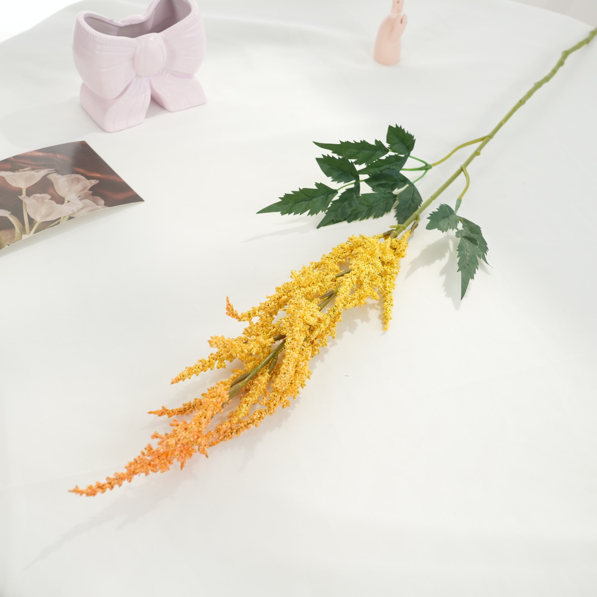 สีเหลืองเข้ม