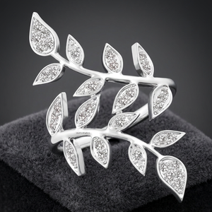 Bague de déclaration de luxe pour femme, inspirée de la nature, avec feuille et vigne, sertie de diamants de laboratoire, en or 10K 14K 18K et argent 925 935 - Product Image 1