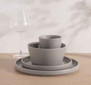 Vaisselle en céramique grise mate minimaliste en gros |   Ensemble de vaisselle en grès durable (assiettes, bols et tasses) pour cuisine moderne et restauration - Product Image 4