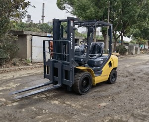 รถยก Fd30 Komatsu มือสองรถยกดีเซล Fd30 Komatsu ของญี่ปุ่น - Product Image 2