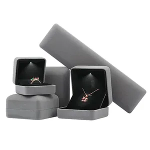 High-end flanel rustik takı hediye sert karton kutu ile led ambalaj kolye düğün halka kolye bilezik takı hediye kutusu