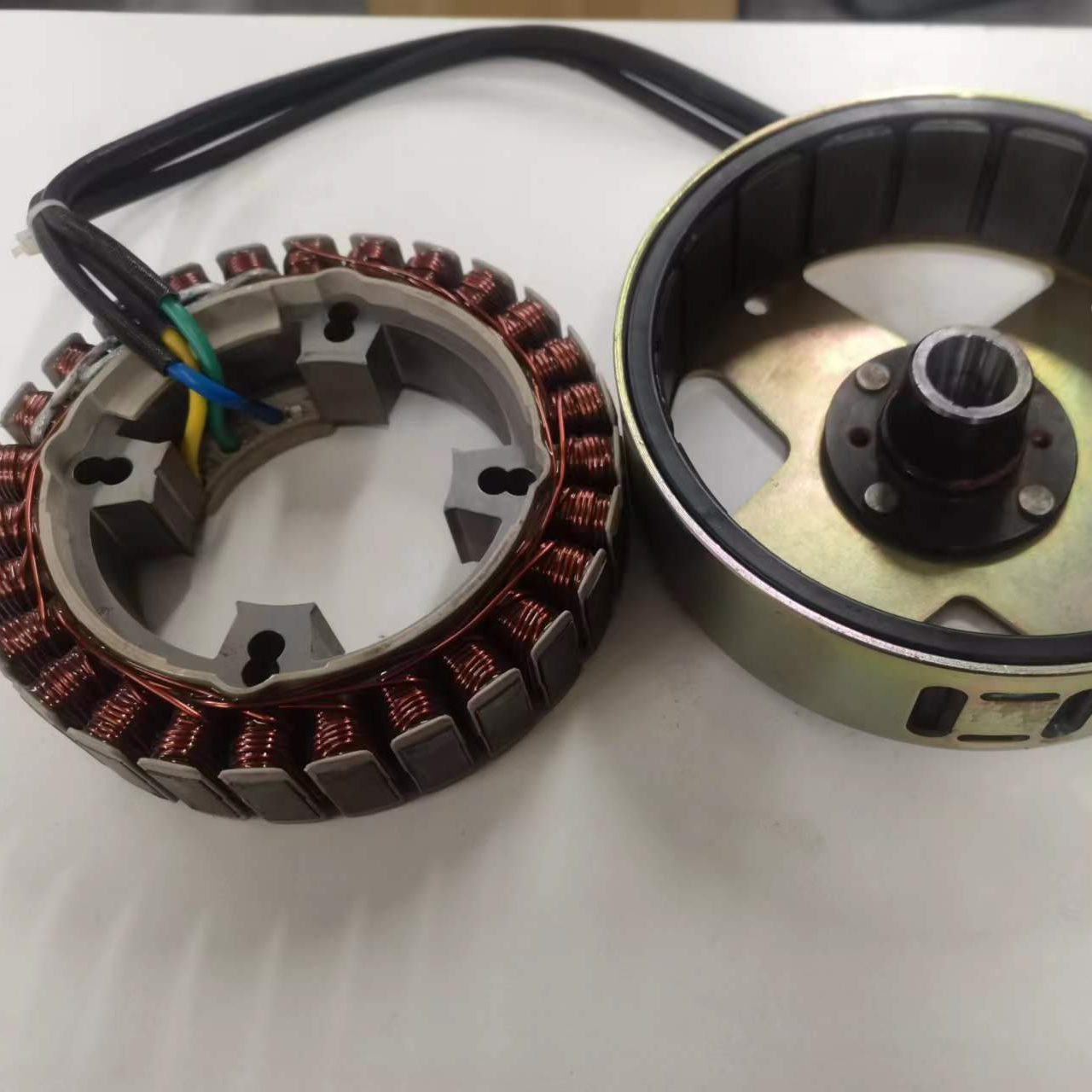 Высокомощный бесщеточный высокоскоростной двигатель YP, Yuxin, штамповочный статор двигателя 3,5 кВт 72 в 1 кВт до 15 кВт и роторный электровелосипед