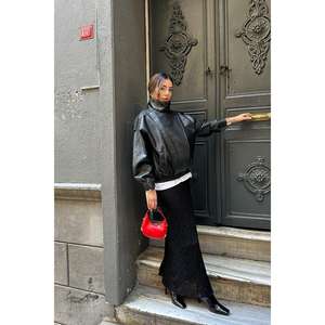 Chaquetas Acolchadas de Cuero de Oveja Genuino al por Mayor, Color Negro, con Logotipo Personalizado, Diseño Sólido, para Primavera, Otoño e Invierno, de Poliéster - Product Image 3