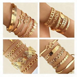 Nuevo Conjunto de 6 Pulseras de Metal Dorado con Dijes Geométricos de Letras de Amor y Corazones, Estilo Punk, para Mujer - Product Image 2