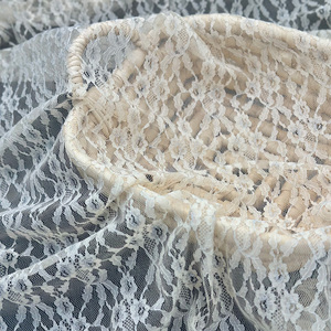 YYスタイリッシュな花柄80% ナイロン20% メタリックヤーン薄手メッシュ生地シルバーレース生地女性用衣服ドレス - Product Image 1