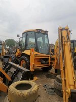 Tracteur à roues motrices d'occasion, marque JCB, modèle JCB 4CX, avec une qualité fiable