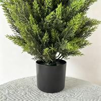 Künstlicher Kiefernbaum mit Topf Lebensechte Innen- und Außendekoration Realistischer Künstlicher Zypressenbaum für Zuhause Büro Feiertagsdekoration Grüner Akzent
