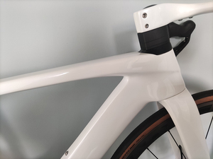 Nouveau cadre de vélo de route en fibre de carbone 2024, 22 vitesses, roues 700C, freins à disque hydrauliques, rayons en acier inoxydable, couleur personnalisable - Product Image 4