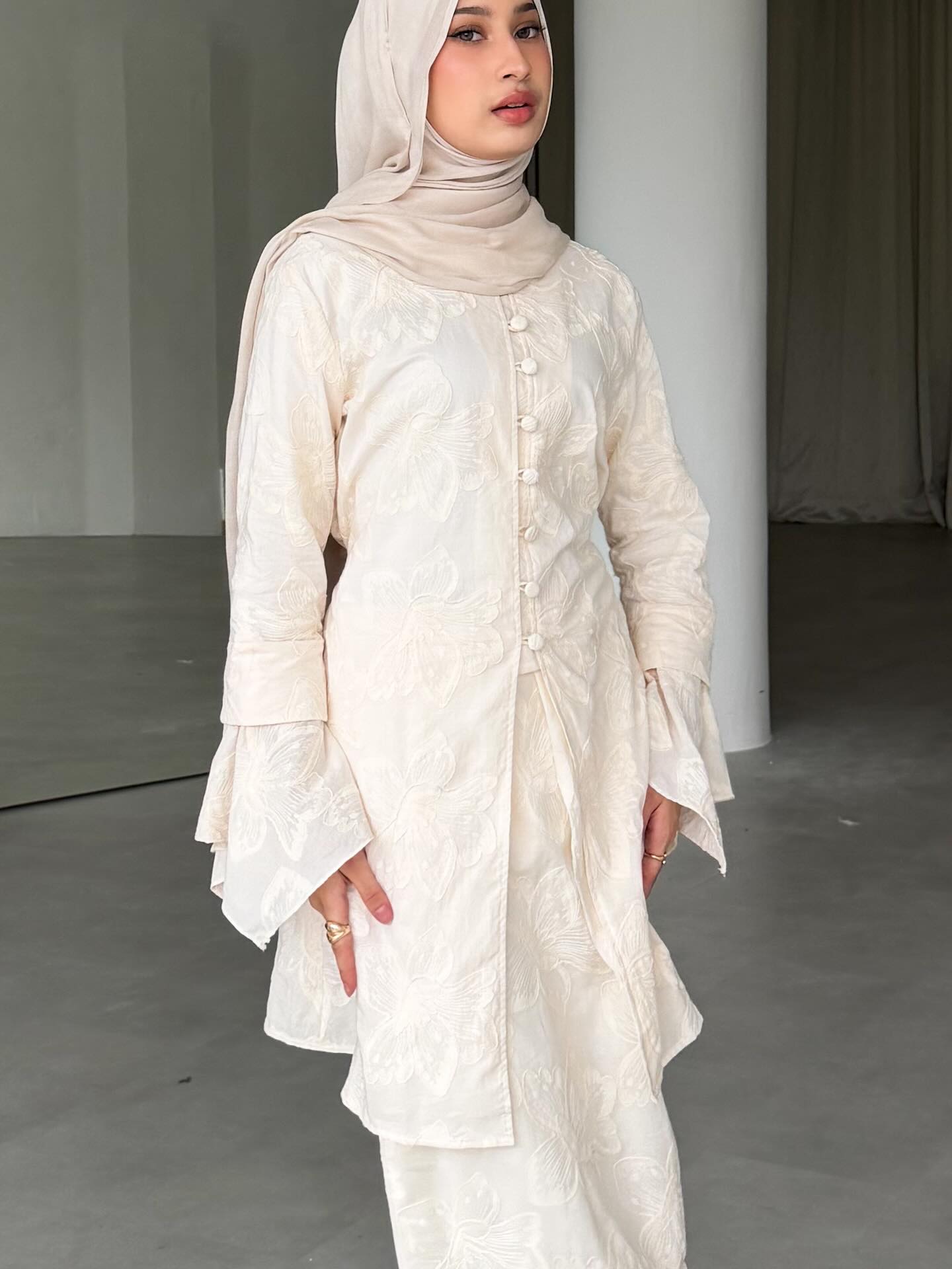 chinese dress ladies YIOLEAMP Women's Muslim Long Shirts Elegant Irregular Blouse Casual Long  Sleeve Button Tops Tunic, wine red, xl : Amazon.de: Fashion