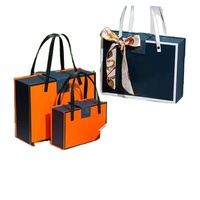 Boîte cadeau rigide élégante bleue, orange et rouge avec laminage mat, gaufrage, épaisseur 2 mm, fermeture magnétique pour le Nouvel An et Noël