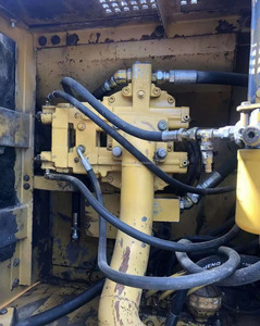 รถขุดตีนตะขาบ Caterpillar 320B มือสอง ขนาด 20 ตัน เครื่องยนต์ประสิทธิภาพสูง เกียร์และปั๊มคุณภาพสูง เครื่องจักรก่อสร้างคุณภาพเยี่ยม - Product Image 4