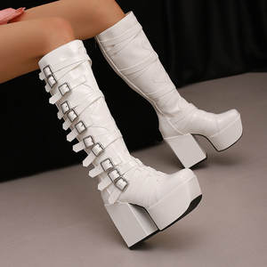 รองเท้าบูทยาวถึงเข่าสำหรับผู้หญิงไม่ว่างรองเท้าหนังสีดำสีขาวส้นตึกหัวเข็มขัดขนาดใหญ่16เส้นรองเท้าบูททรงพังค์แพลตฟอร์มโกธ - Product Image 3