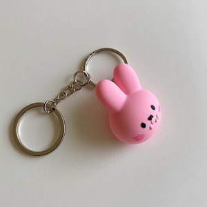 Vente en gros de porte-clés mignons en PVC porte-clés en plastique de dessin animé porte-clés en forme de lapin porte-clés de luxe - Product Image 3