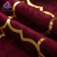 Rideaux occultants modernes en polyester de luxe, velours avec estampage doré, design décoratif brodé, avec œillets pour fenêtres