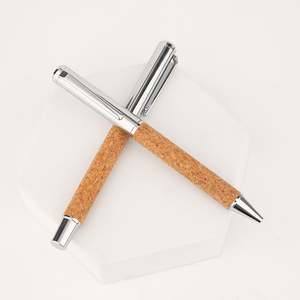 Bolígrafo de Metal Único con Punta de Bola y Empuñadura de Corcho, Bolígrafo de Firma Premium al por Mayor con Logotipo Personalizado Grabado con Láser - Product Image 5