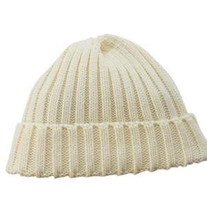 Chapeau d'hiver personnalisé pour femmes, bonnet côtelé avec revers extensible pour le ski - Product Image 4