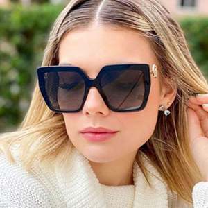 Hot Selling Fashion Custom Logo Black <b>Large</b> <b>Frame</b> Sunglasses Lady Metal Sunglasses Oversized Square Women Sunglasses 2021 - Product Image 1