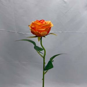 Kunstbloemen Handgemaakt Realistische Kunstmatige Rode Fluwelen Rozen Bloemknoppen Waterdicht Lichtgewicht Bruiloft Show Restaurants - Product Image 2