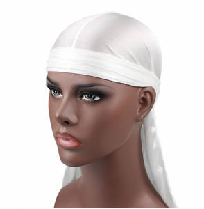 Chapeau de pirate en satin de soie tressé à longue queue de couleur unique Chapeau de chignon élastique Chemo Silky <span class=keywords><strong>Durag</strong></span> pour <span class=keywords><strong>homme</strong></span> femme - Product Image 2