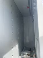 Conteneur High Cube avec racks de serveurs intégrés, refroidissement, protection incendie et contrôle d'accès pour projets de centres de données GPU