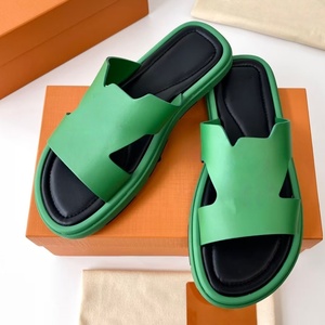 Tendance 2025 : Sandales de plage décontractées pour femmes, Chaussures plates de marche décontractées mode été, Chaussures de plage et d'extérieur pour hommes, Pantoufles de luxe - Product Image 3
