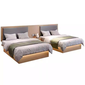 Ensemble complet de meubles de chambre d'hôtel 3 étoiles : lit double, lit king-size avec tête de lit capitonnée, table de chevet, meuble TV, bureau, armoire - Product Image 2