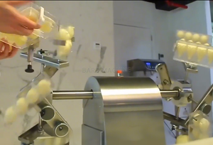 Boules d'oeufs <span class=keywords><strong>de</strong></span> Pâques Allemagne Machine à lait fournie 1 ensemble 70 Machine à filer les oeufs au <span class=keywords><strong>chocolat</strong></span> creux automatique - Product Image 2