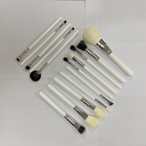 Lot <span class=keywords><strong>de</strong></span> 15 pinceaux <span class=keywords><strong>de</strong></span> <span class=keywords><strong>maquillage</strong></span> en poils <span class=keywords><strong>de</strong></span> chèvre synthétiques à manche blanc, riche stock, expédier rapidement votre propre <span class=keywords><strong>marque</strong></span>, meilleure qualité - Product Image 1