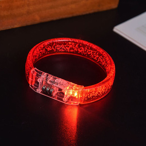 Bracelet LED acrylique coloré imprimé UV, bâtons lumineux électroniques à bulles pour cadeaux promotionnels et d'affaires - Product Image 3