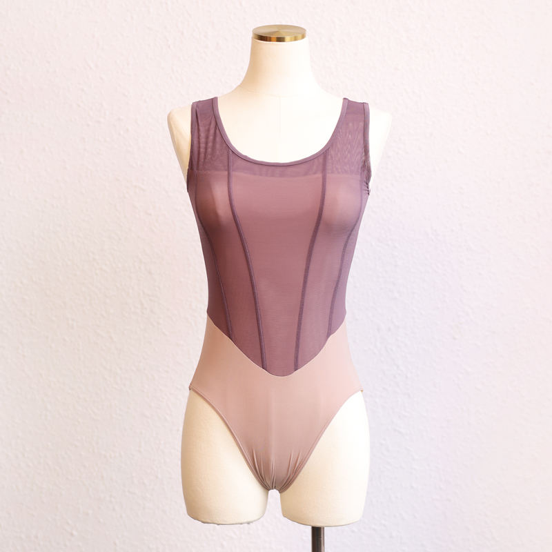 สีชมพูและสีม่วง