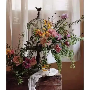 Avrupa Retro şamdan ev masaüstü dekorasyon Metal kuş kafesi fener mumluk antika düğün dekoratif şamdan