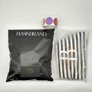 Sacs d'expédition en plastique noir mat avec logo imprimé personnalisé, sacs d'expédition poly, sacs d'expédition pour colis cadeaux, sacs d'expédition pour vêtements - Product Image 5