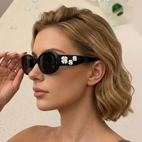 Lunettes de soleil élégantes avec décoration florale Camélia pour femmes, monture ovale, protection UV400, lunettes de mode quotidiennes, Gafas De Camelia