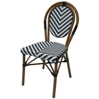 Ensemble de chaises de table de style français pour café d'extérieur et salon de thé Combinaison vintage en rotin pour patio Design pliable en métal pour une assise décontractée