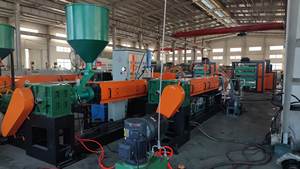 Machine d'extrusion de feuilles de mousse de polystyrène à haut rendement avec rouleau et coupeur pour une production continue - Product Image 5