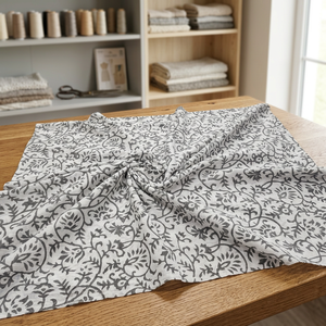 Tissu imprimé floral en coton biologique fait main, doux, imprimé au bloc, pour chemises de filles et de garçons, et pour la maison - Product Image 5