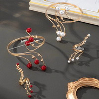 Classique Ensemble Bijoux Plaqué Or 2 Pièces Ligne Étagée Bague Perle Bracelet Jonc Perle Rouge Blanche pour Femme