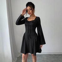 Nouvelle Robe Courte Femme Col Carré Ceinturée Manches Évasées Coupe Slim Ligne A Automne 2026